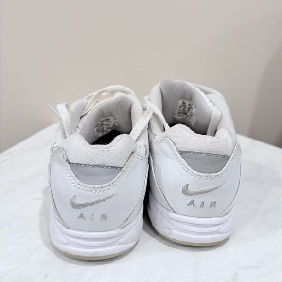 🔥Nike Women's White Sneakers🔥 - Picture 2 of 4